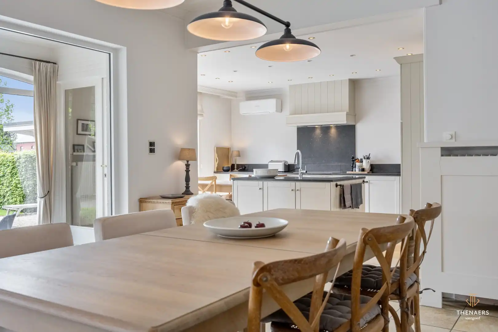 Charmante en bijzonder ruime open bebouwing met prachtige tuin en 4 slaapkamers in Sint-Truiden – Zepperen. foto 13