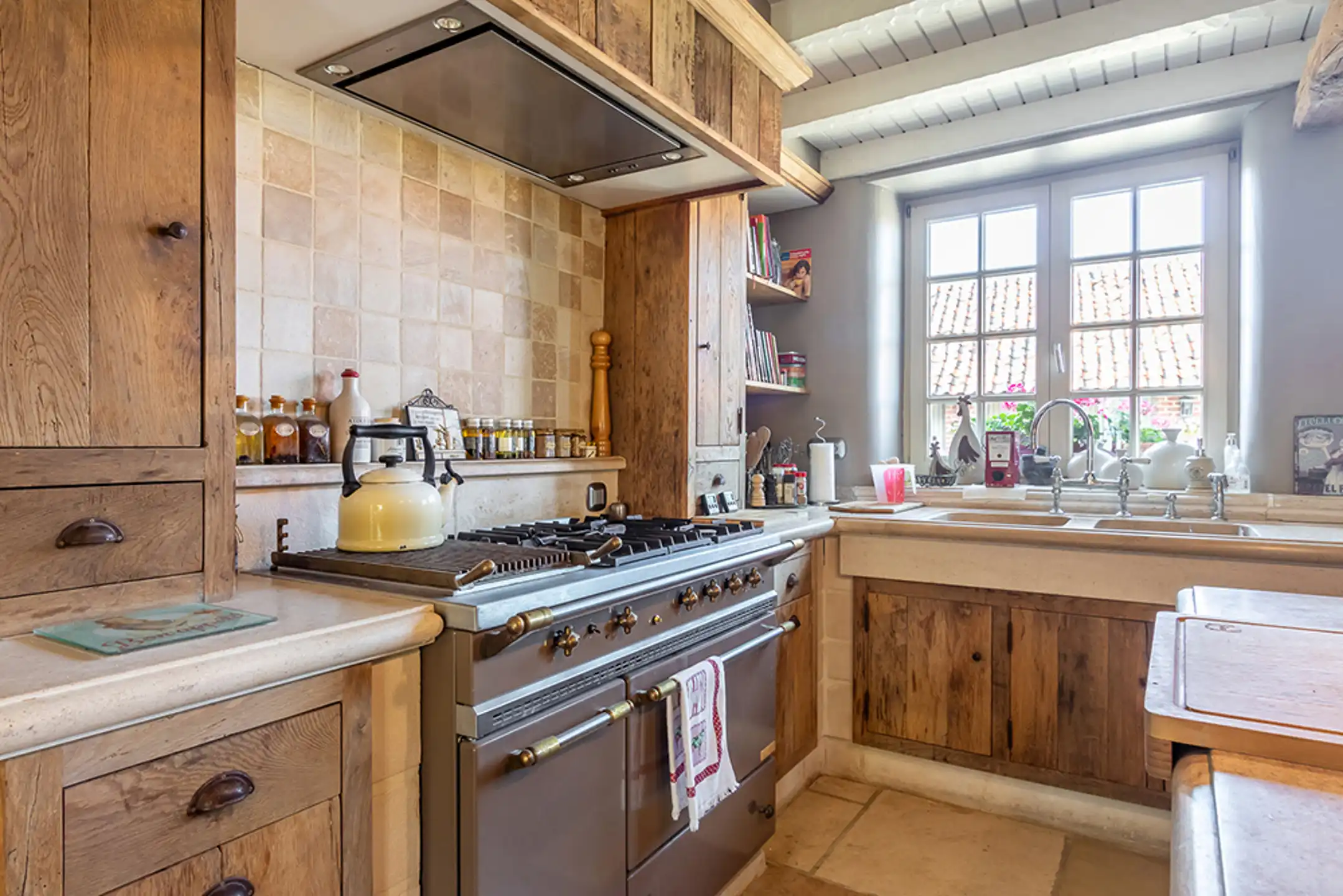 Gerestaureerde vierkantshoeve met B&B op 80 are grond foto 16