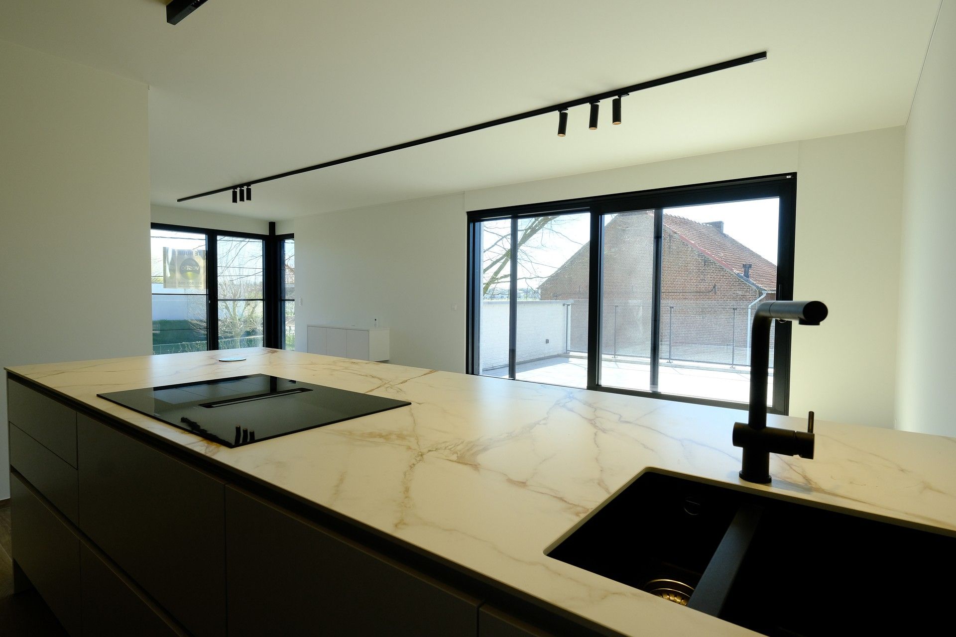 Luxueus appartement van 100 m² met ruim terras van 19 m² foto 9