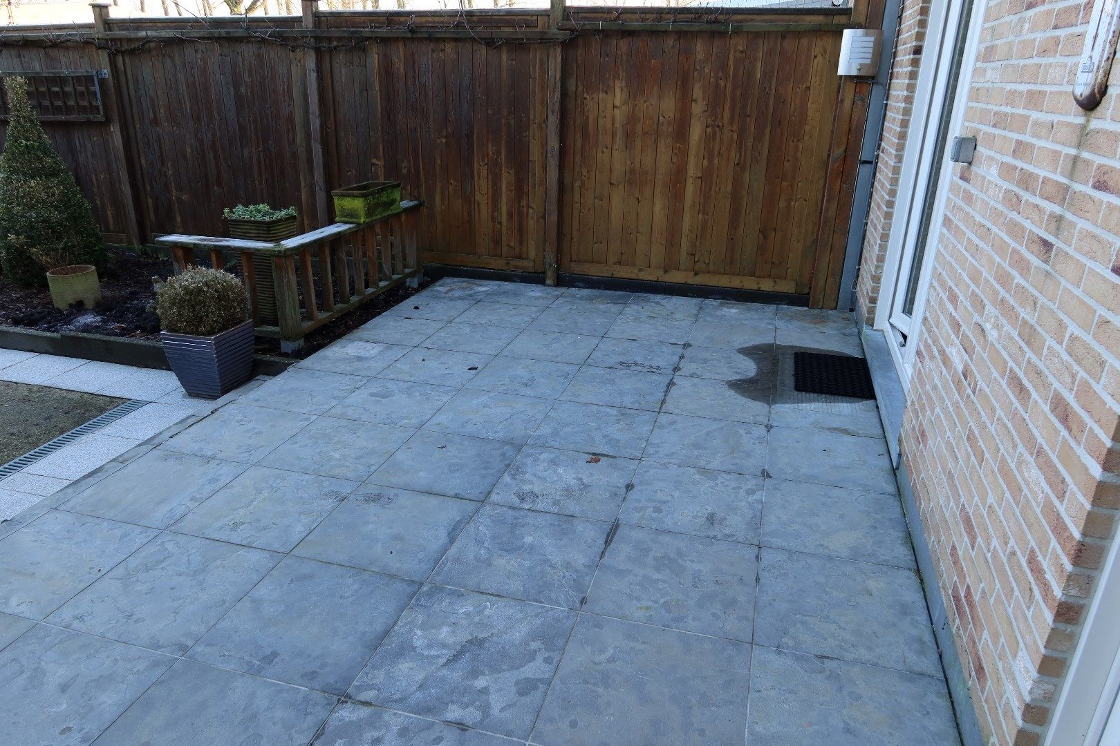 Gelijkvloers app met 2 slk, tuin en garage foto 17