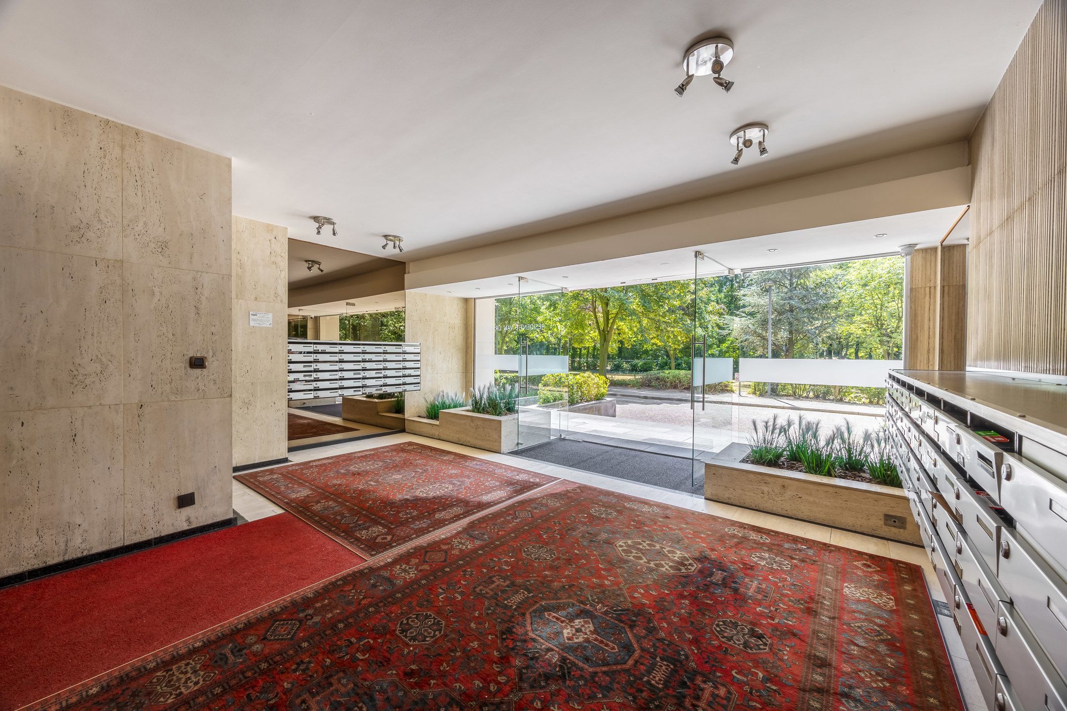 Luxe bemeubelde Studio met Terras & Groenzicht nabij Leiebos foto 5