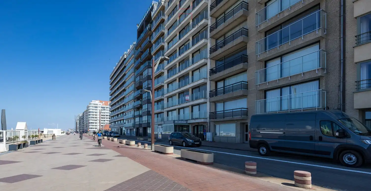 Mooi gerenoveerd vakantie-appartement op de zeedijk in Duinbergen foto 17