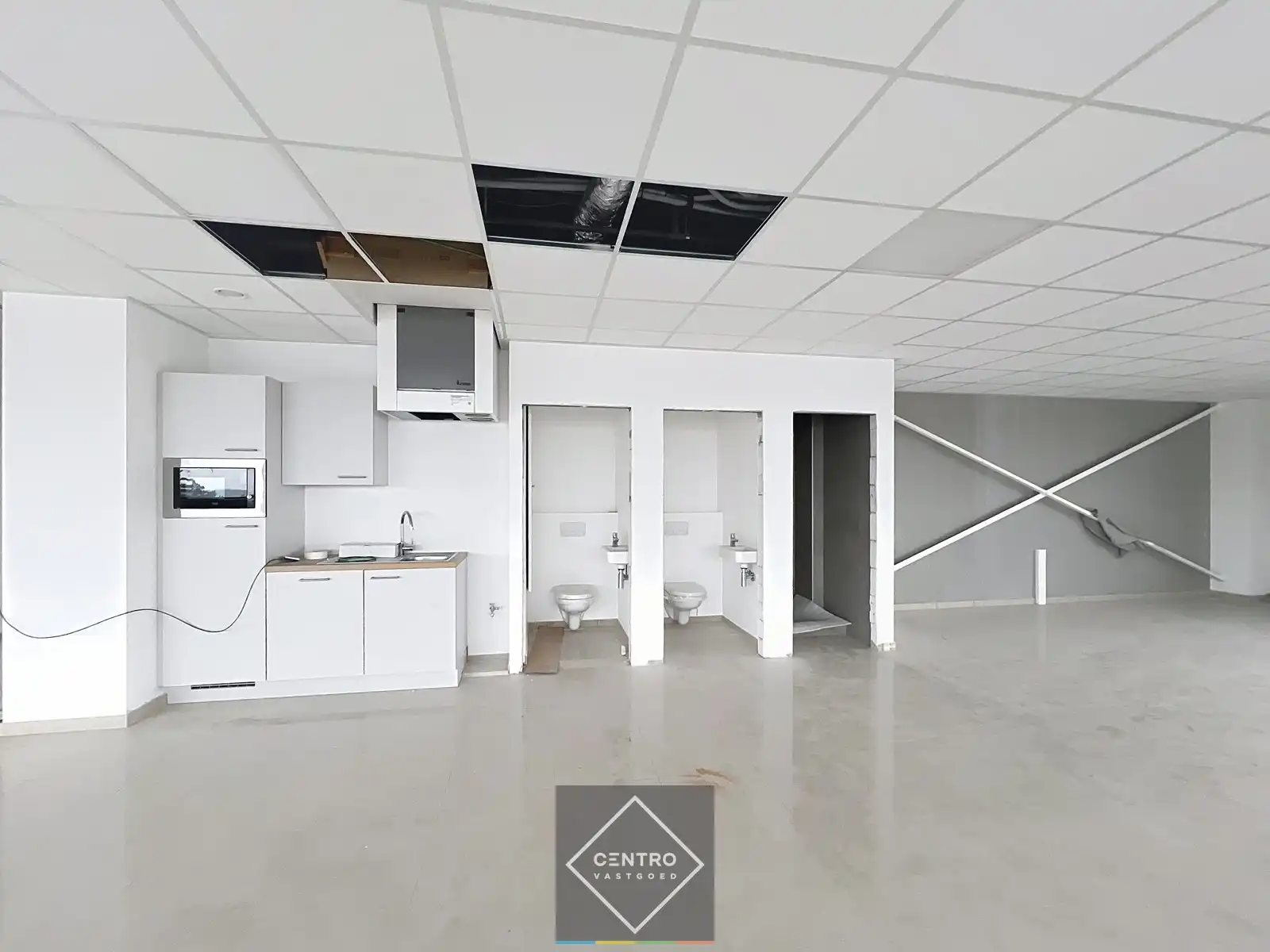 Laatste ENERGIEZUINIGE kantoorruimte (± 210 m²) TE HUUR op zichtlocatie te Vichte. Laadpalen, warmtepompen etc. foto 8