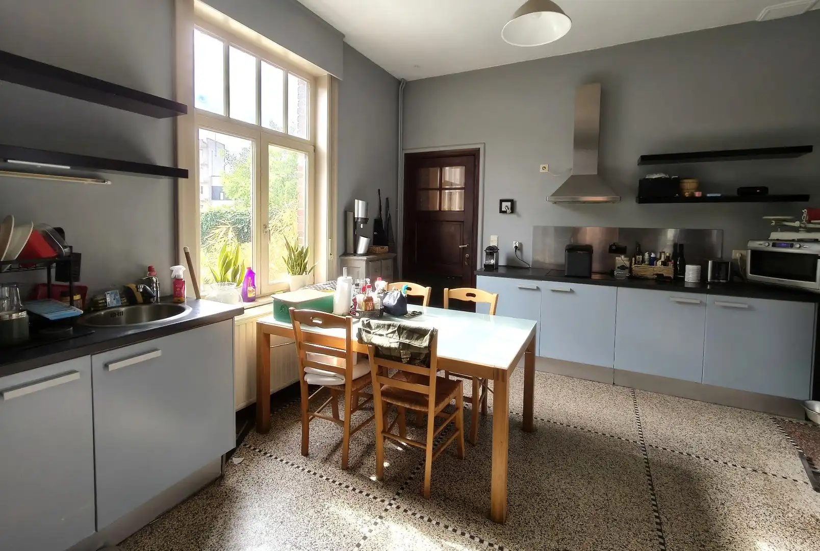 RUIME WONING MET GROTE TUIN EN GARAGE foto 5