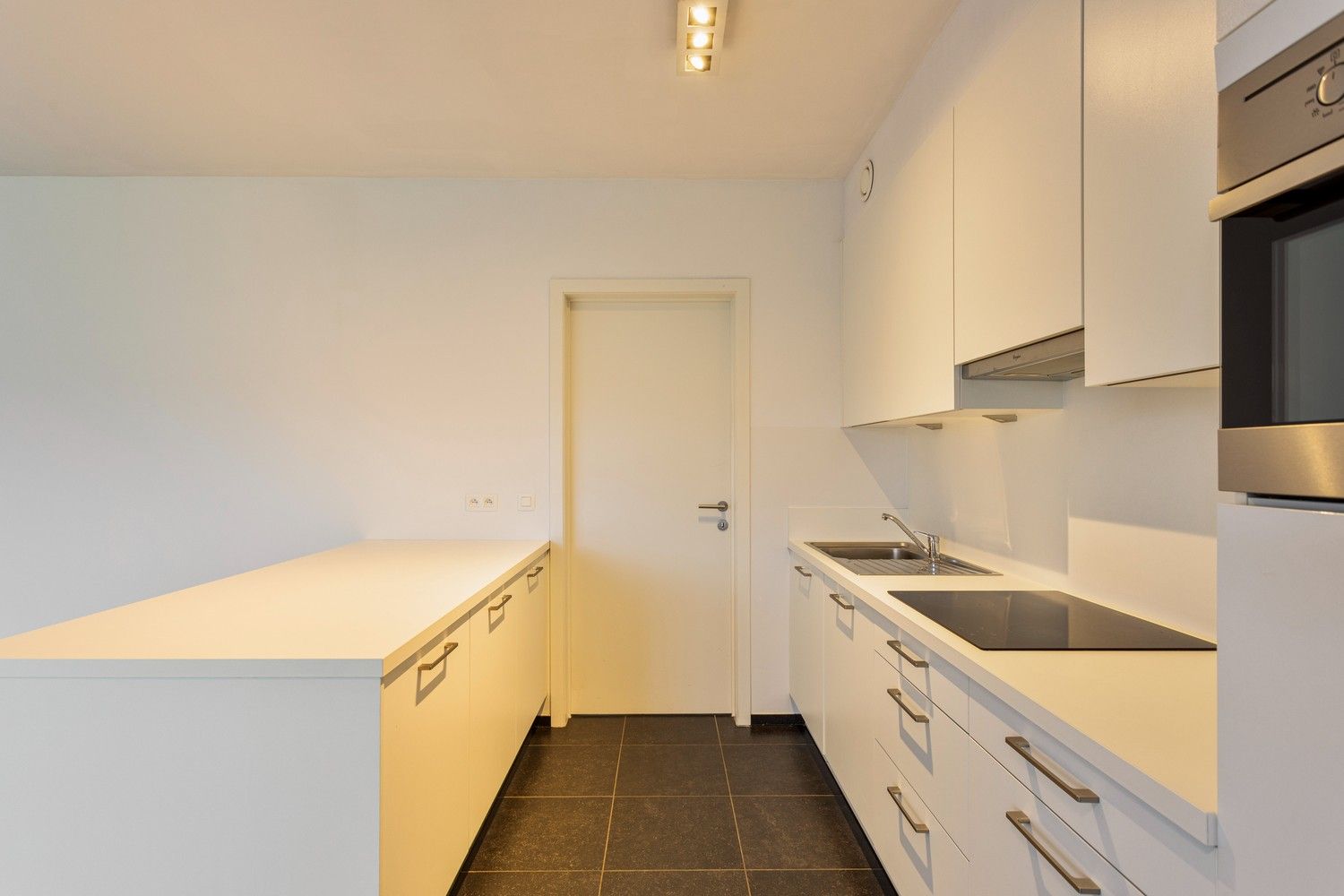 Modern appartement met 2 slaapkamers! foto 6