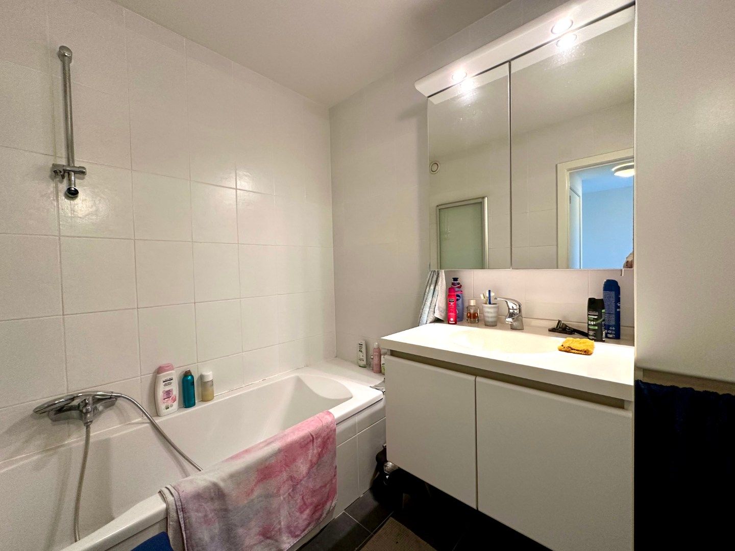 Appartement op centrale ligging te Eernegem foto 7