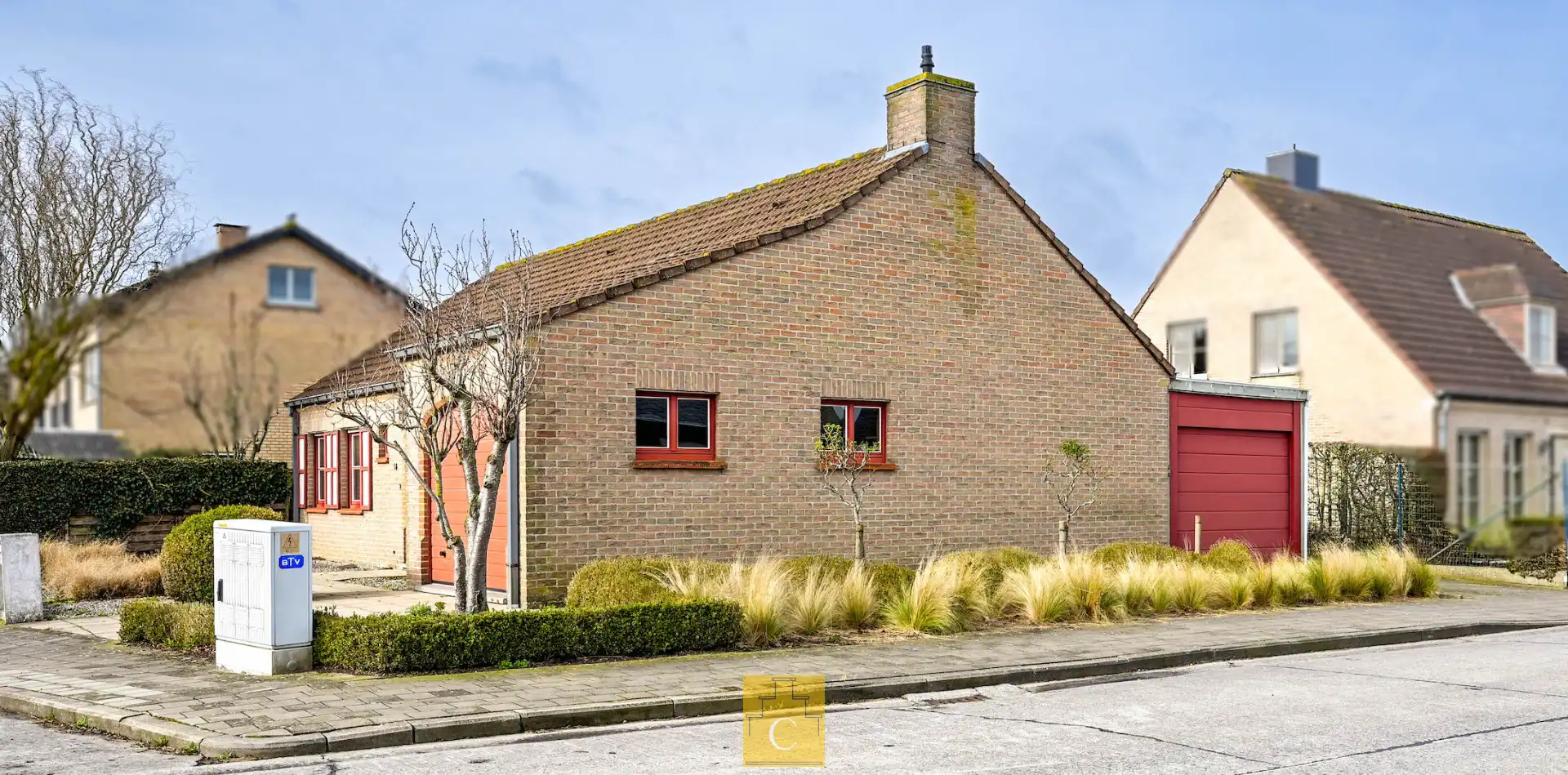 Verzorgde woning met zongerichte tuin op gegeerde locatie te Sint-Michiels foto 3