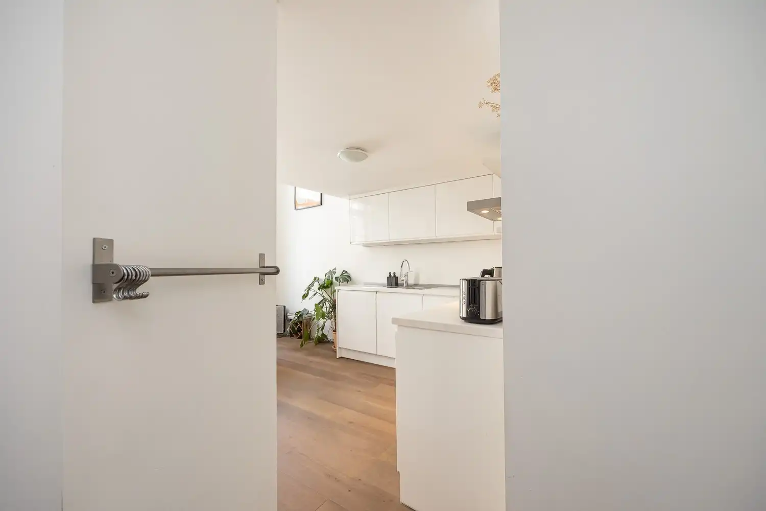 Instapklare stadswoning met garage en 2 slaapkamers foto 11