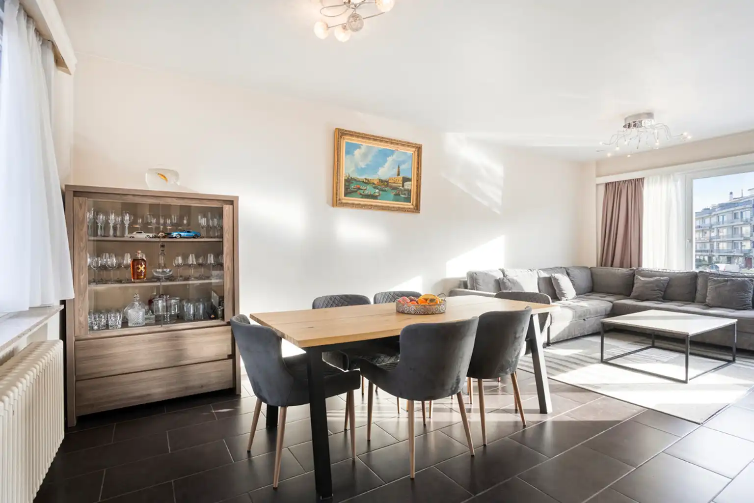 Gerenoveerde bel-étage woning met garage foto 10