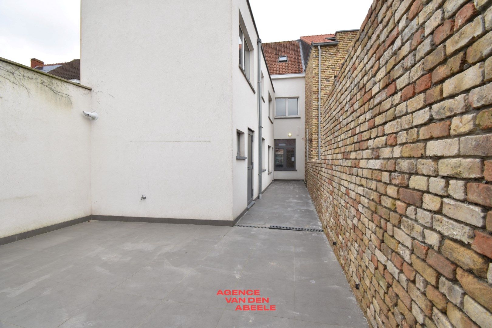 Volledig vernieuwde en zeer ruime woning te Sint-Kruis foto 14