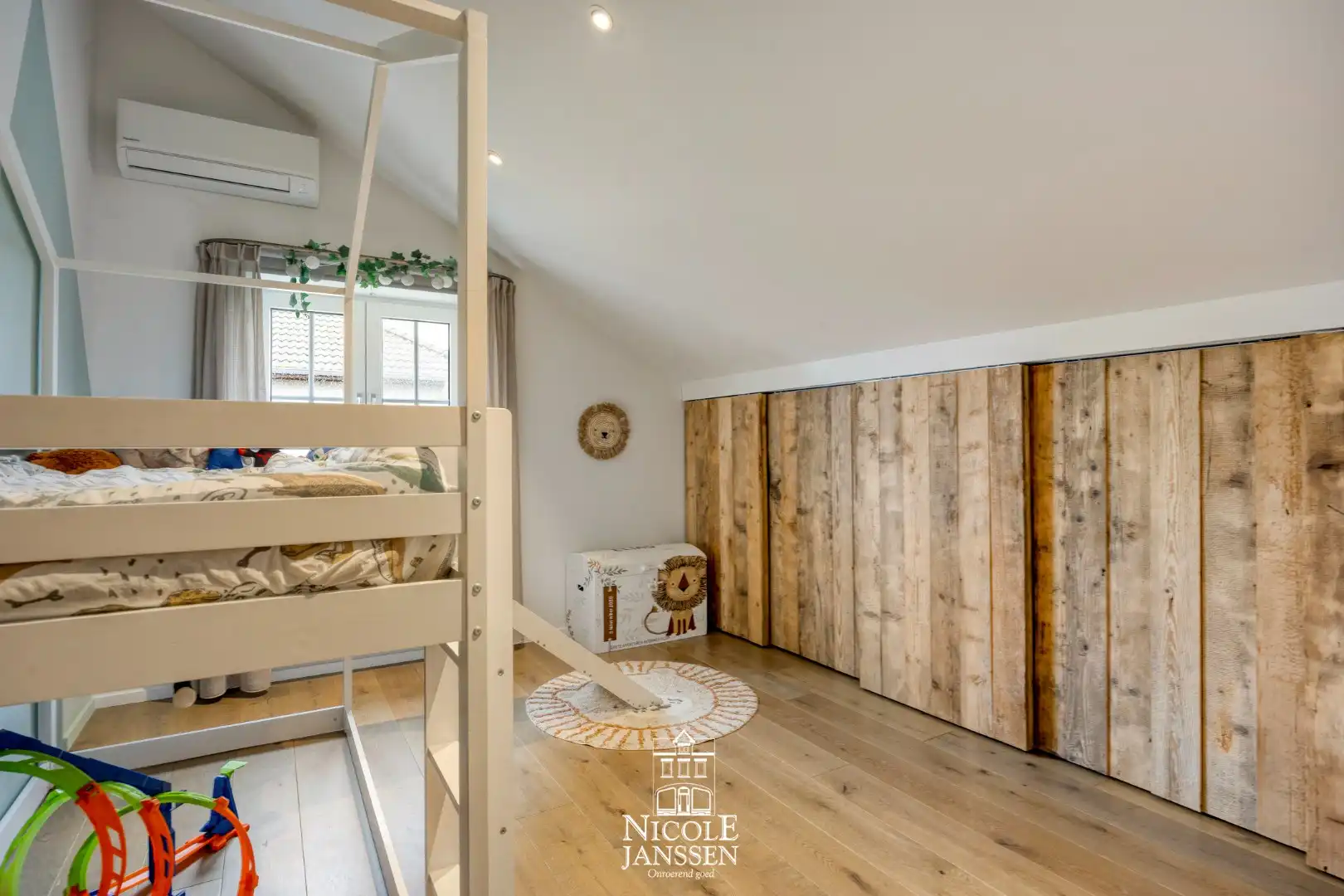 Ruime gezinswoning foto 25