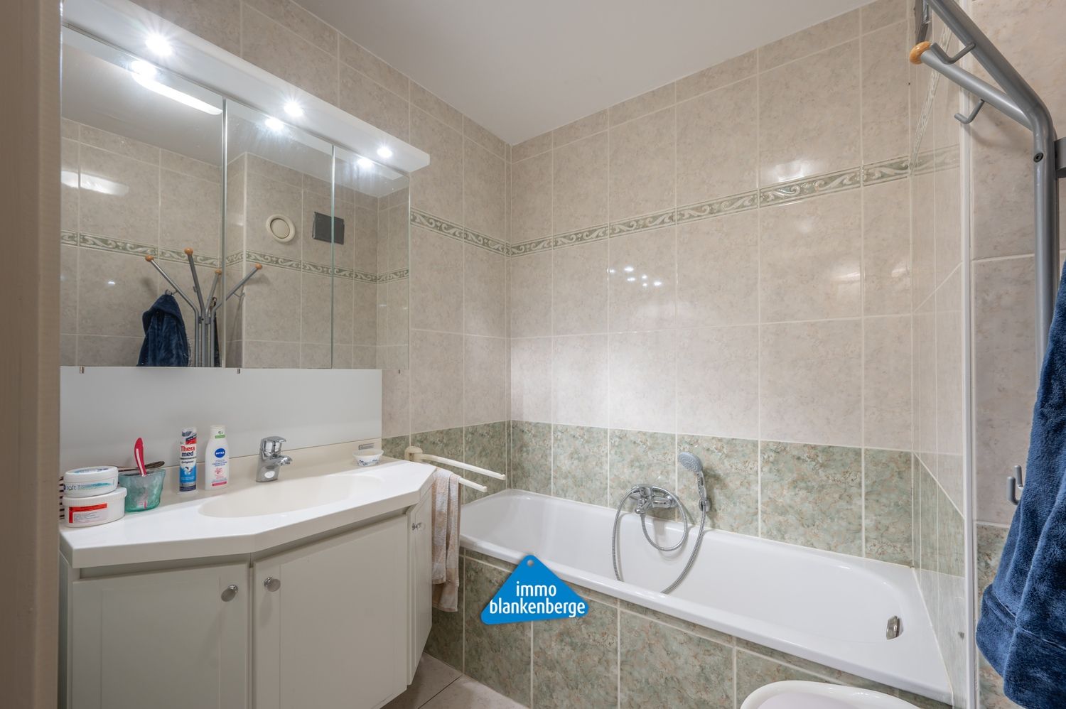 Lichtrijk hoekappartement met open zicht in het centrum van Blankenberge foto 18