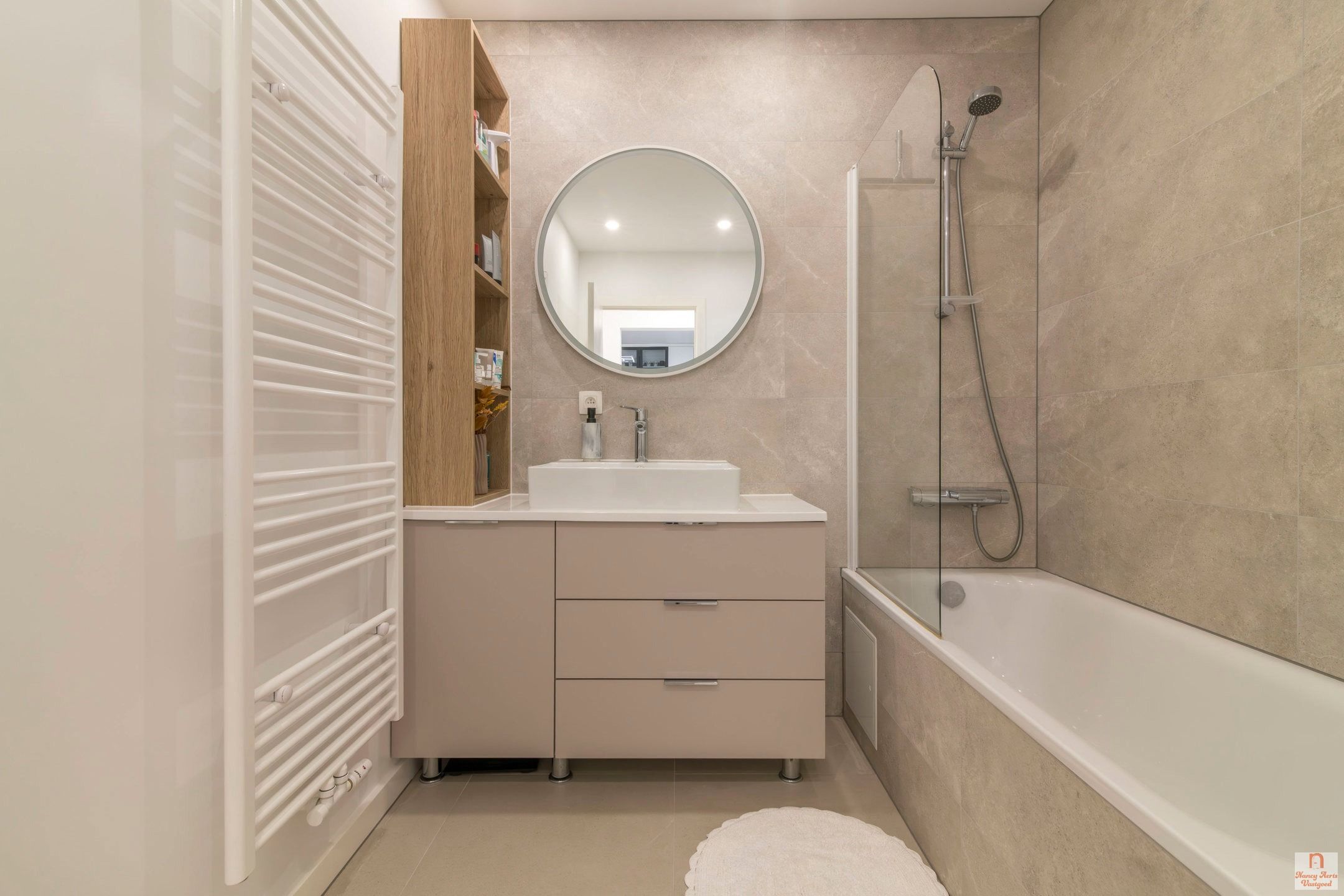 Grondig gerenoveerde splitlevelwoning in een rustige straat foto 36