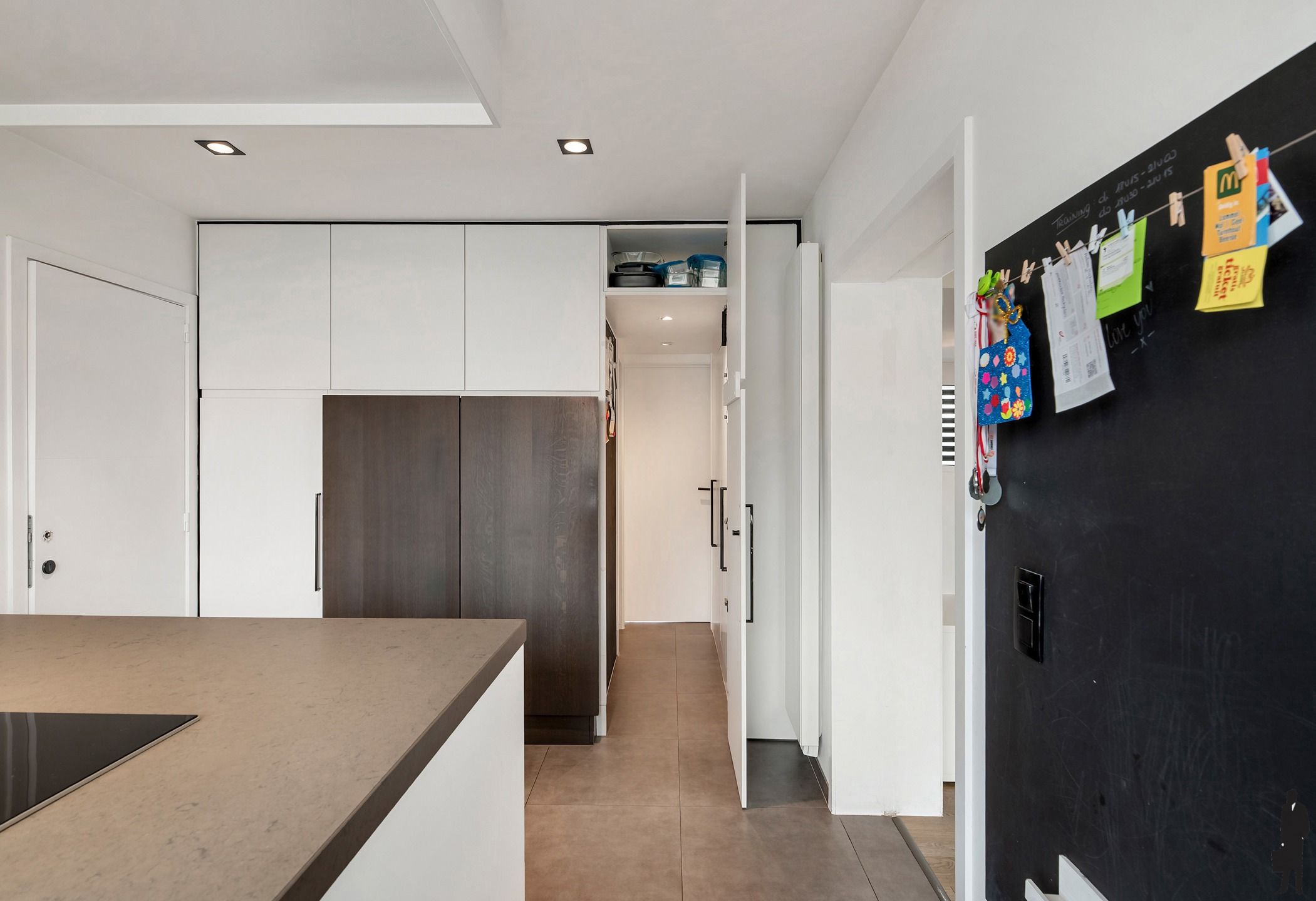 Knap gerenoveerde gezinswoning met 4 slaapkamers en praktijkruimte/kantoor. foto 16