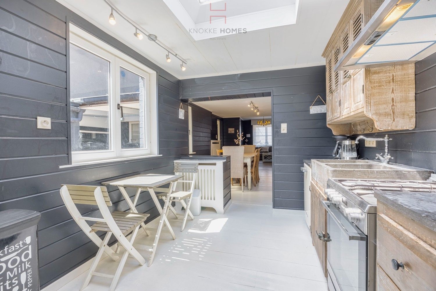 Charmante woning op wandelafstand van het strand in Heist foto 10