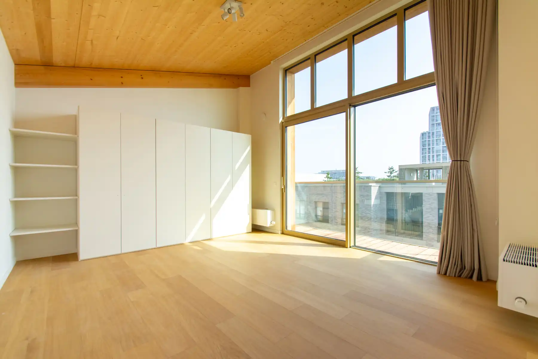 Prachtige penthouse 2 kamer appartement met groot terras foto 6