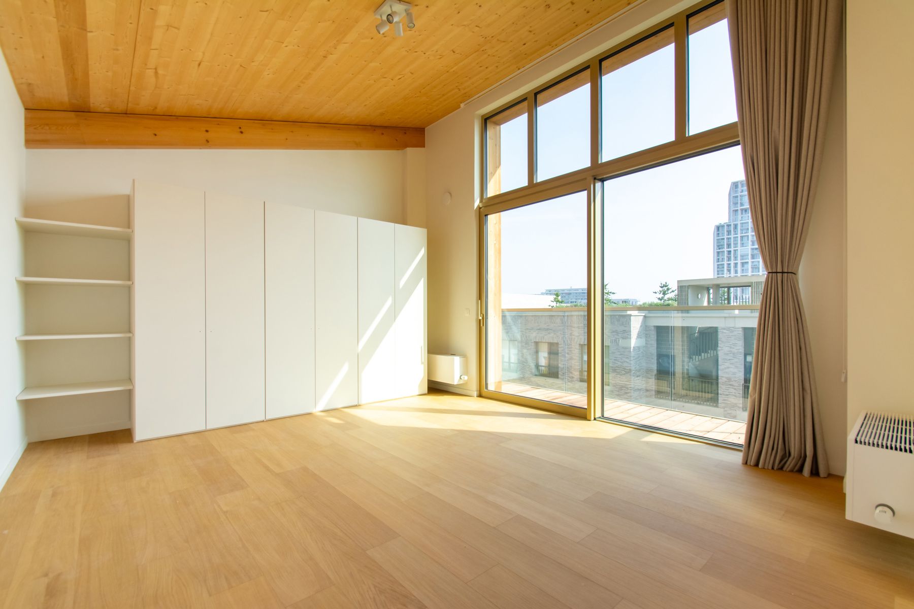 Ongemeubeld 1 slpk app. met mooi terrras foto 13