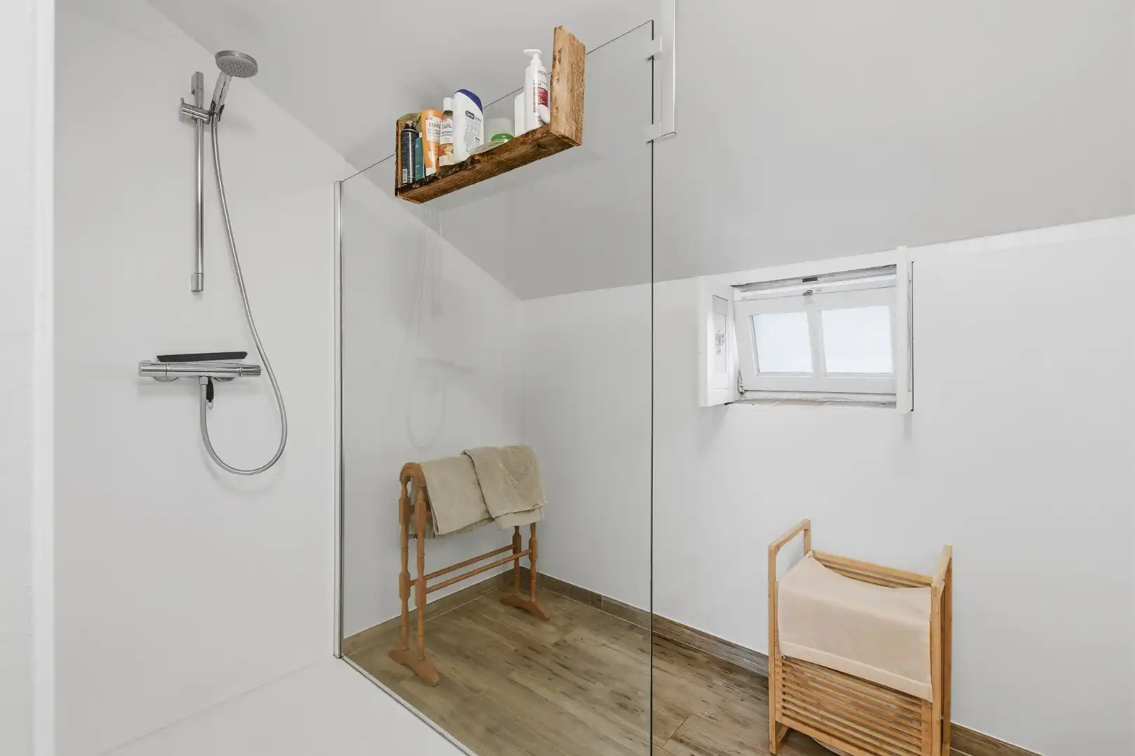 Karaktervolle hoeve met veel ruimte in een landelijke omgeving foto 11