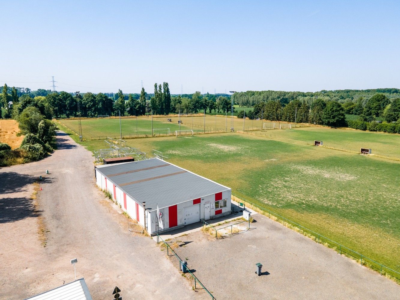 Sportaccommodatie met een zeer goede bereikbaarheid op 4 ha te Boechout foto 13