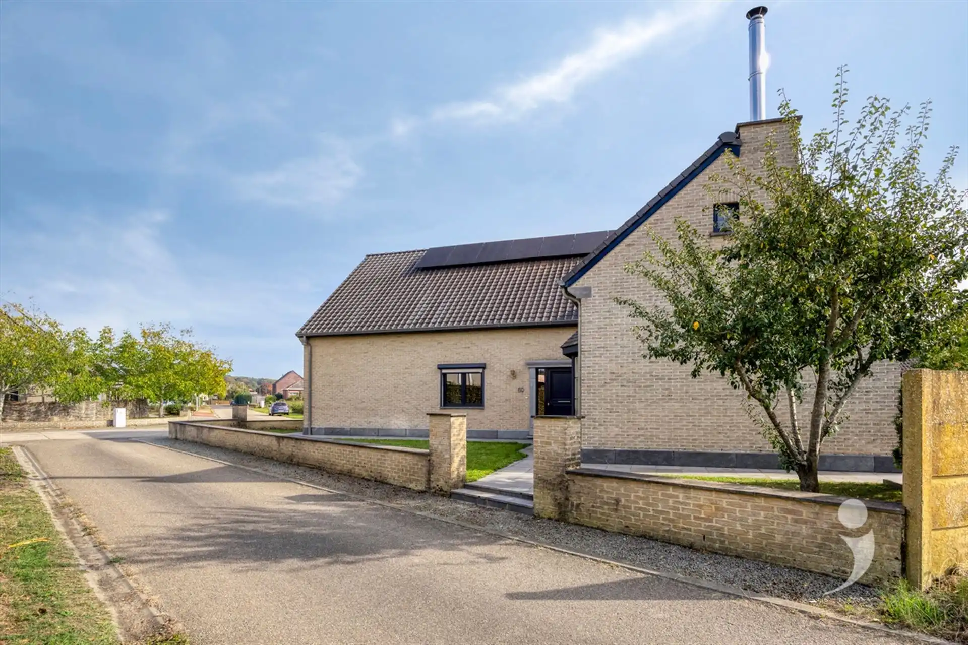 Prachtige villa met hoogwaardige afwerking foto 2