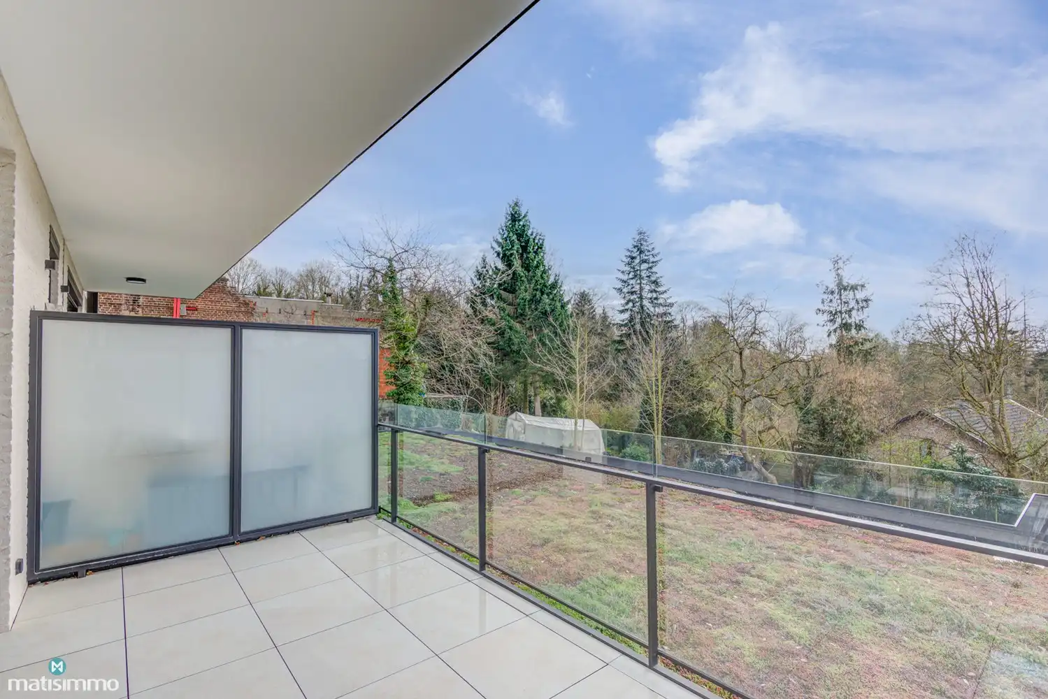 GELIJKSVLOERS APPARTEMENT MET ZUIDGERICHT TERRAS GELEGEN NABIJ HET CENTRUM VAN BILZEN foto 15