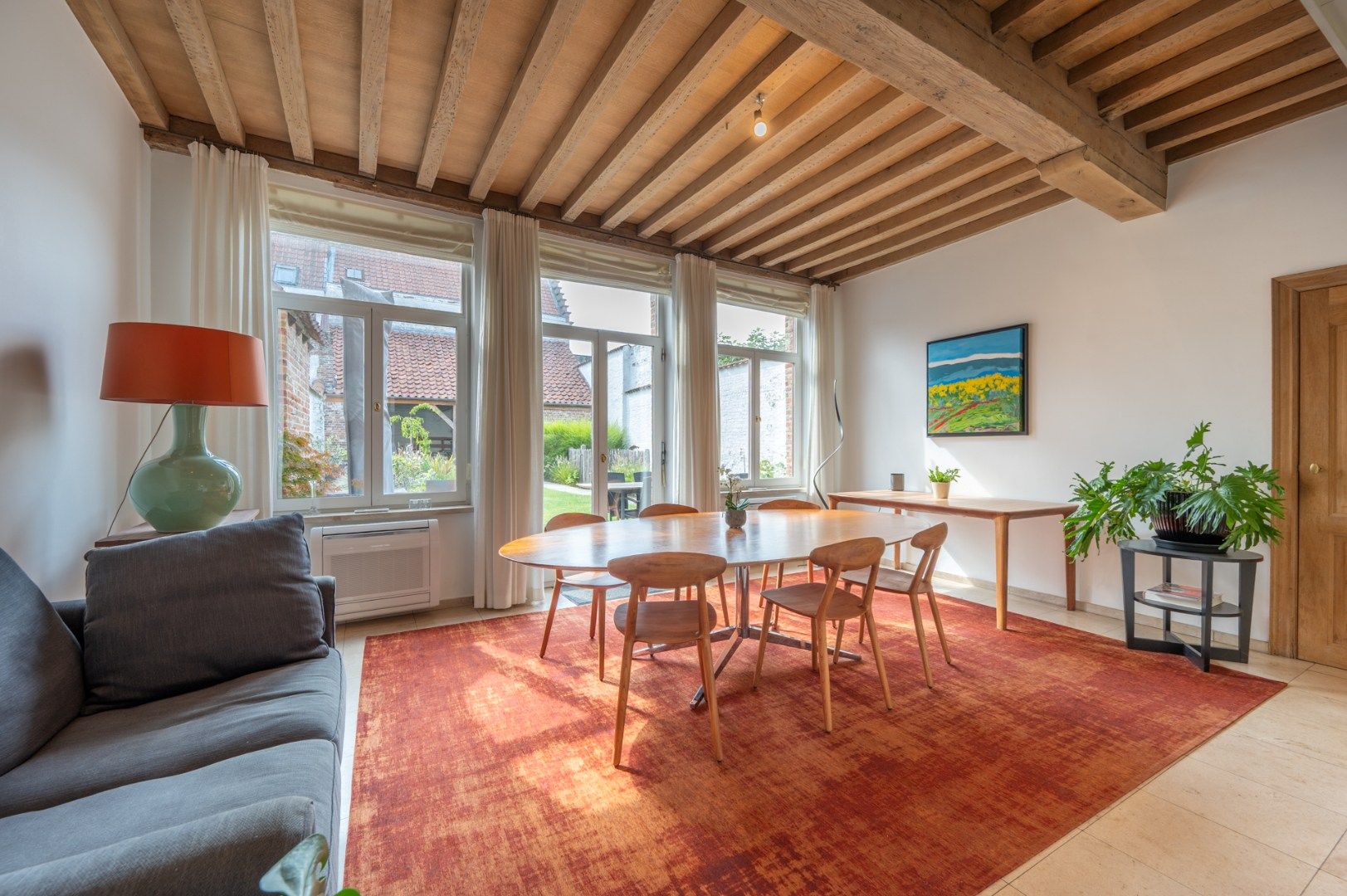 Charmante stadswoning met zonovergoten tuin in hartje Brugge foto 10