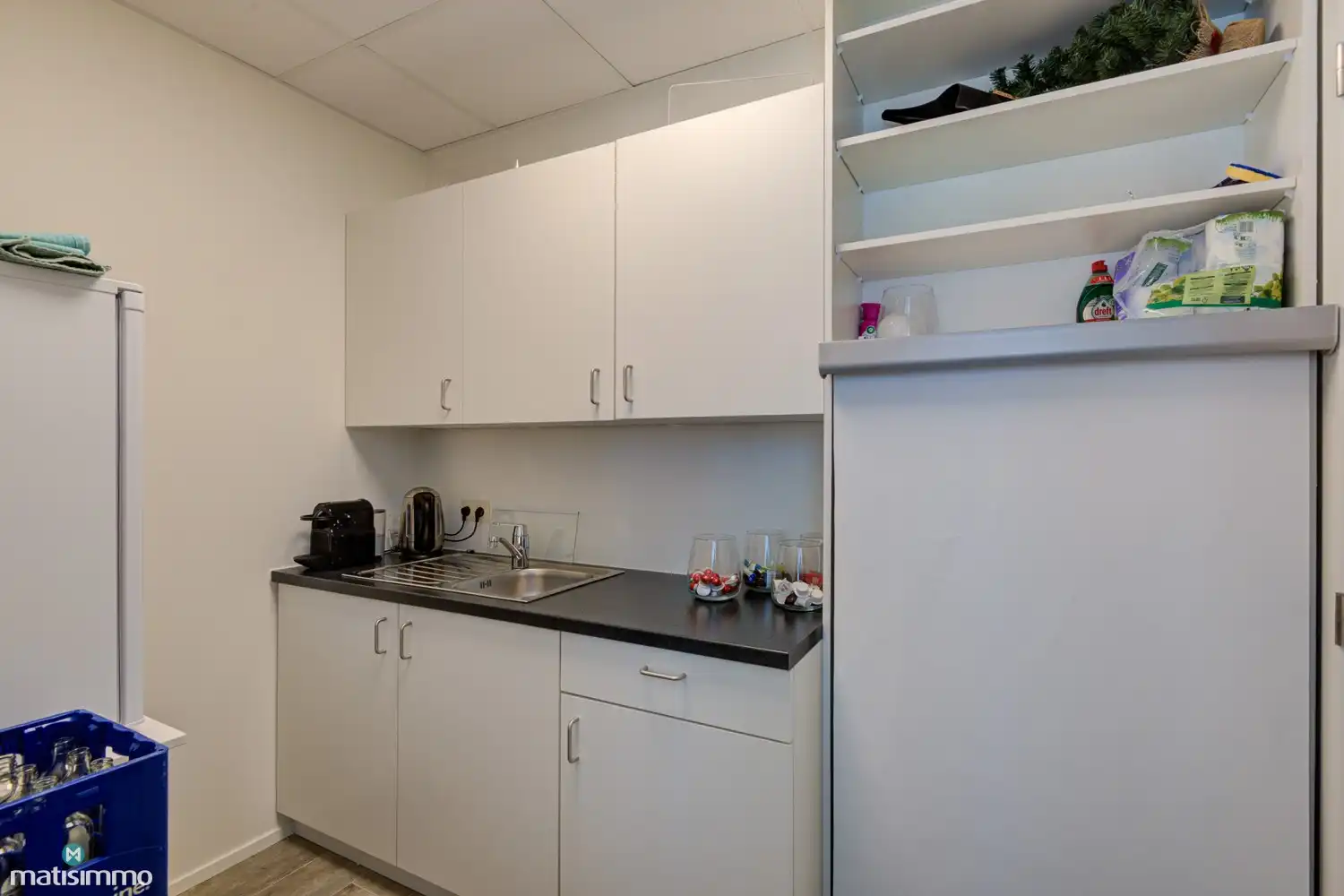 INSTAPKLAAR HANDELSPAND/KANTOORRUIMTE MET EEN UITSTEKENDE LIGGING TE HASSELT foto 13