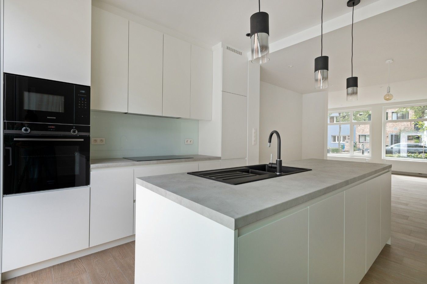 Volledig gerenoveerde, instapklare woning met 3 slpk., tuintje en garage foto 11