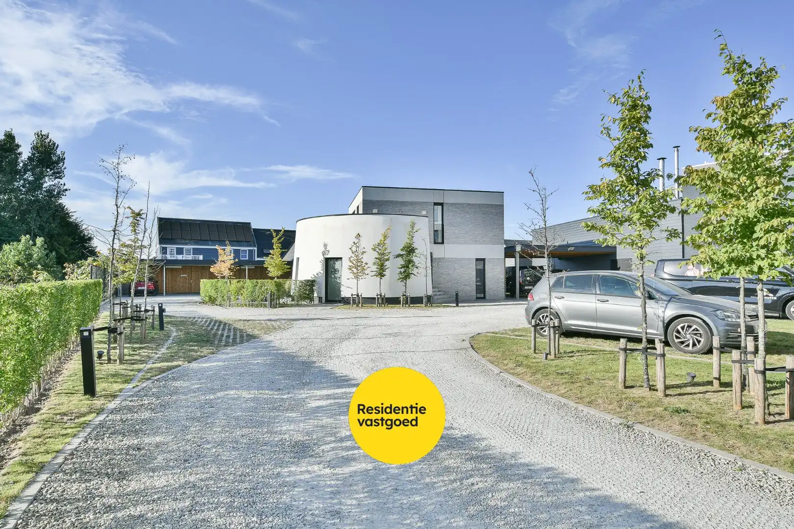 Uniek appartement met carport met grote berging gelegen in een oude graanmolen foto {{pictureIndex}}