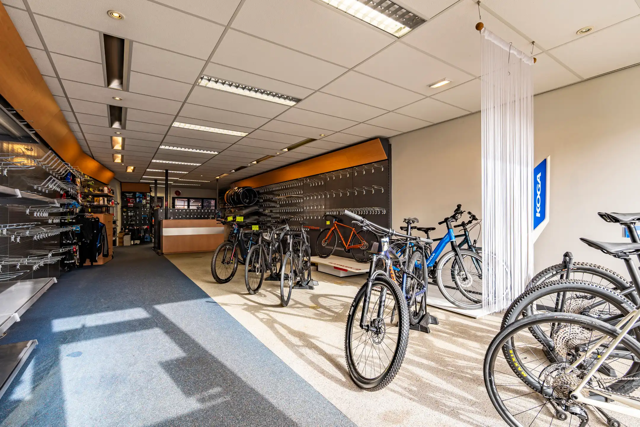 Handelswoning in centrum Weelde op 1.090 m² grond foto 24