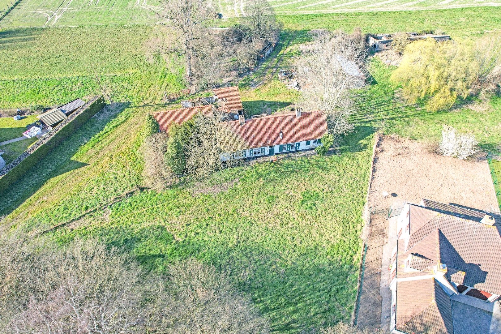 Te renoveren hoeve met veel potentieel in Alveringem. foto 2