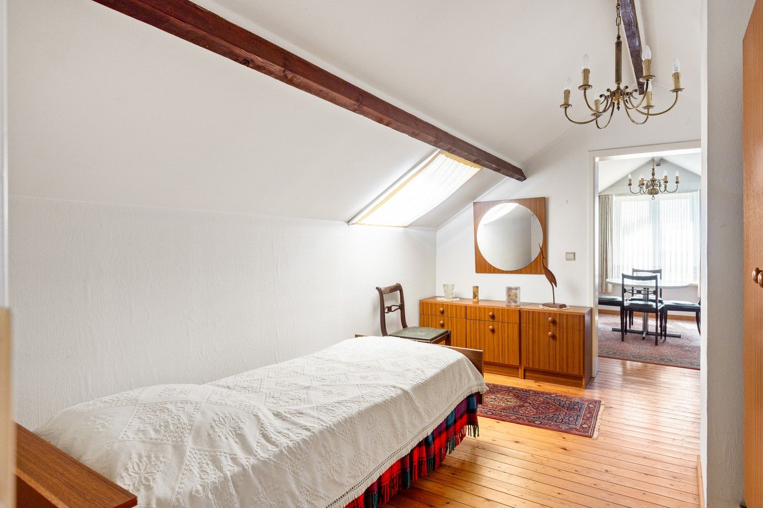 Deze woning is gelegen in een rustige omgeving en beschikt over bijzonder veel potentieel te Lier foto 17