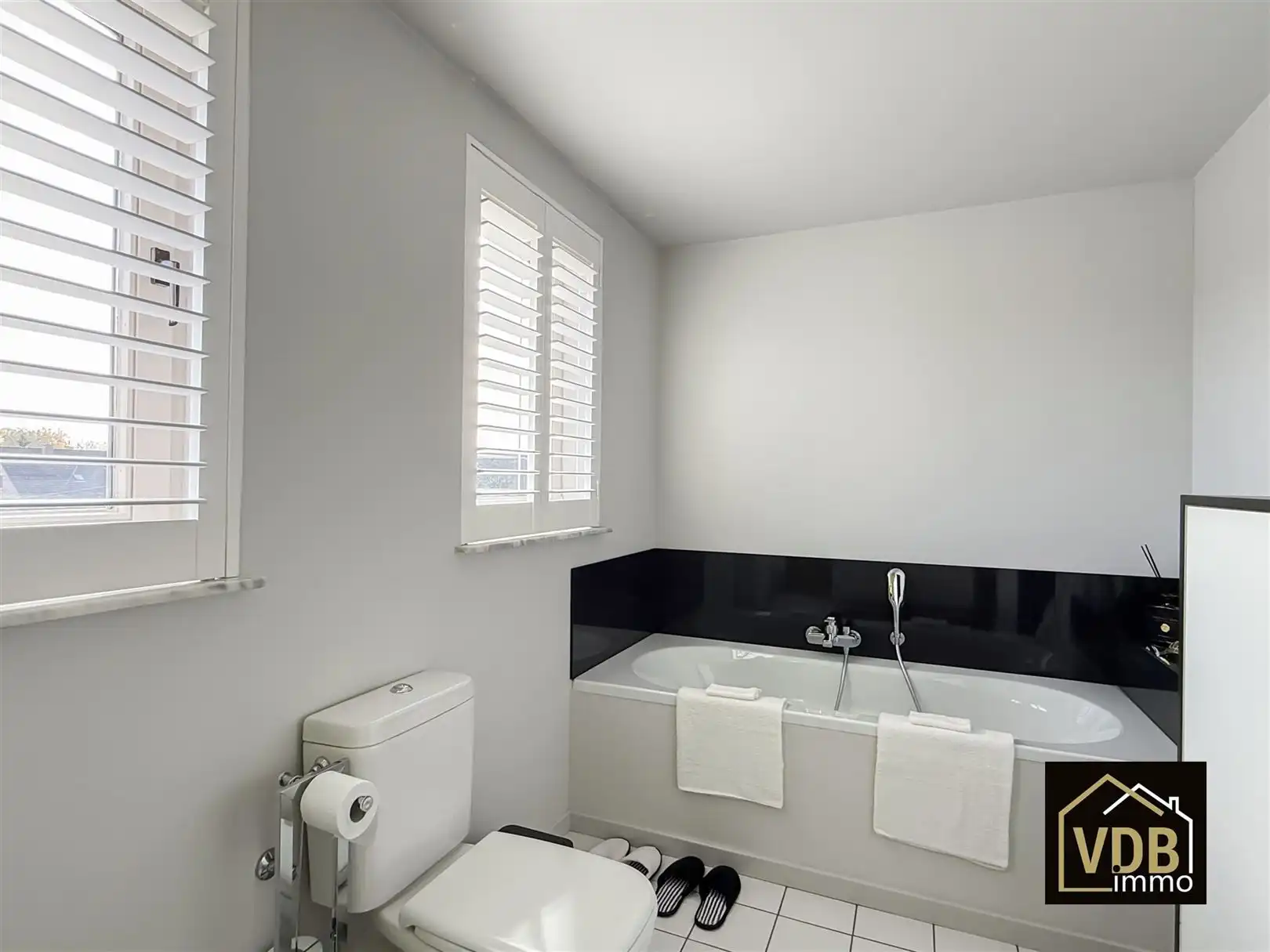 Instapklare halfopen bebouwing met 3 slaapkamers foto 16