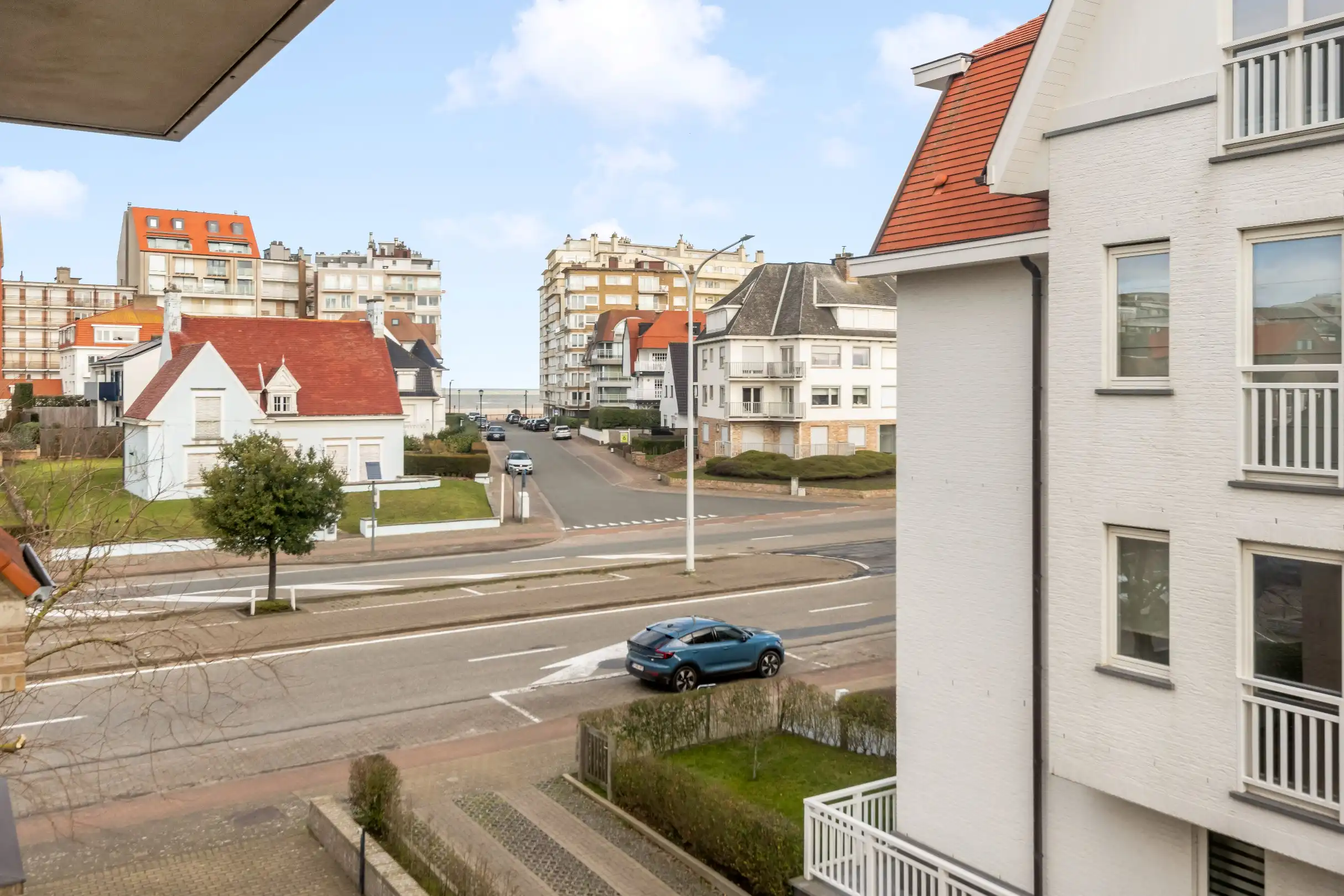 Zeer zonnig hoekappartement met zuidgericht terras, groen open zicht op Park 58  aan de rand van Duinbergen. Garage te koop in de residentie. foto 10
