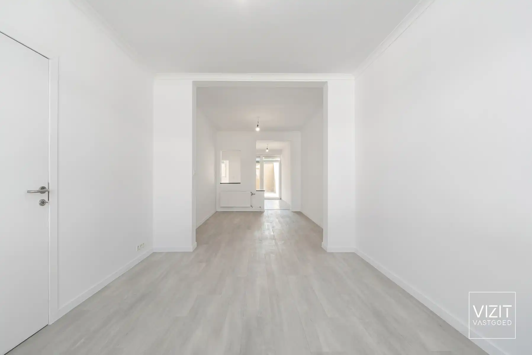 Volledig gerenoveerde woning met stadstuin foto 3