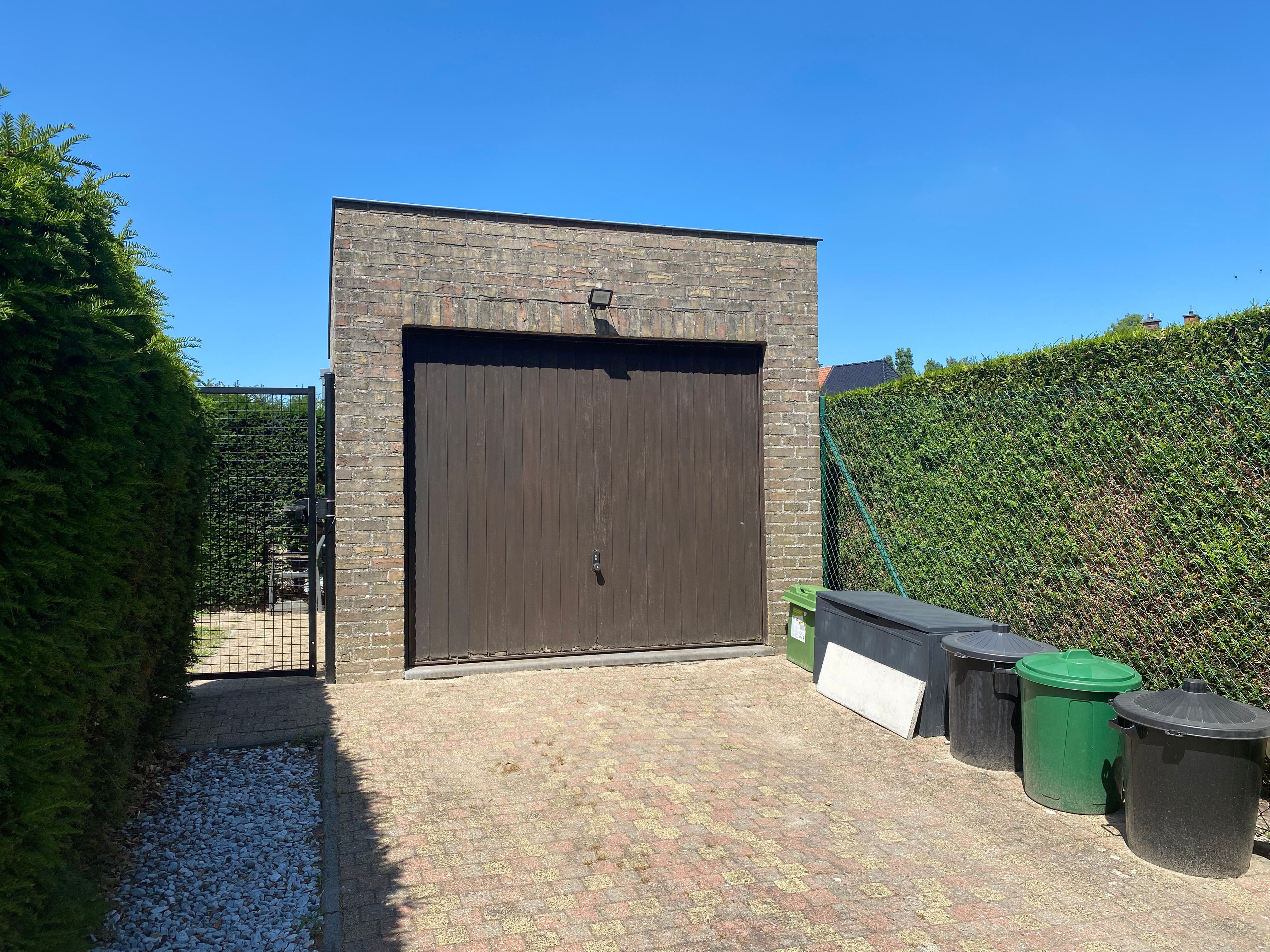 Instapklare gezinswoning met tuin en garage op perfecte locatie foto 12