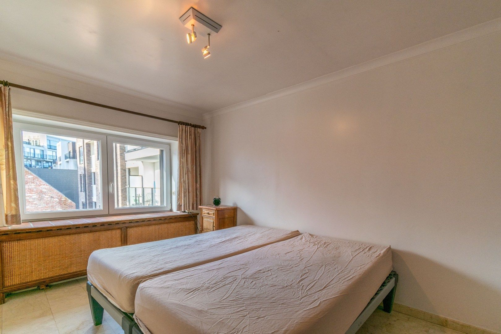 Karaktervol hoogwaardig afgewerkt gebouw met winkelruimte en woonst  foto 9