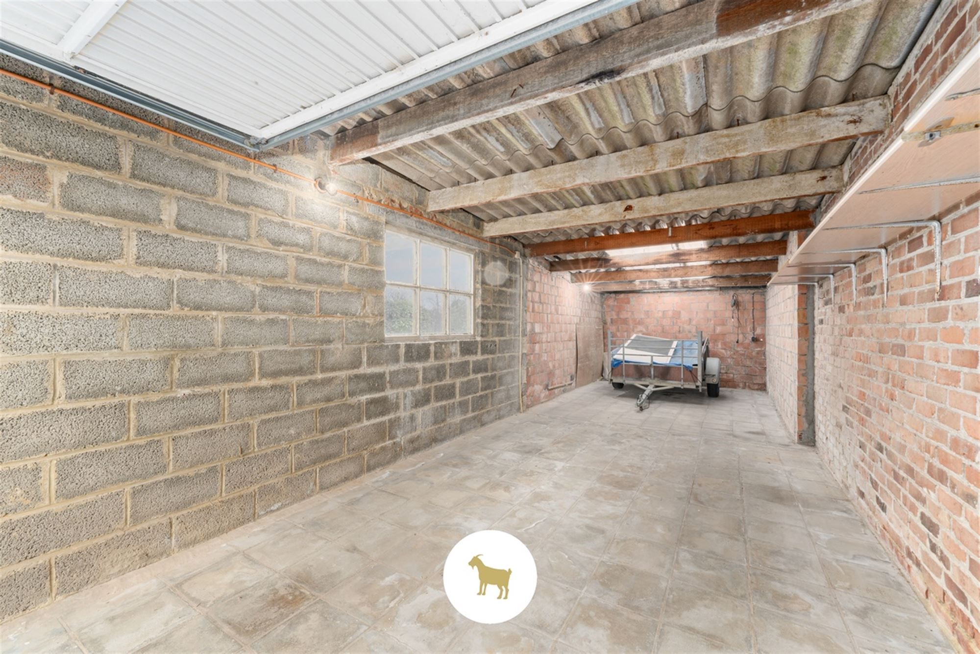 Te renoveren HALFOPEN WONING met 3 SLAAPKAMERS en GARAGE op een ruim PERCEEL GROND van 843m² foto 19