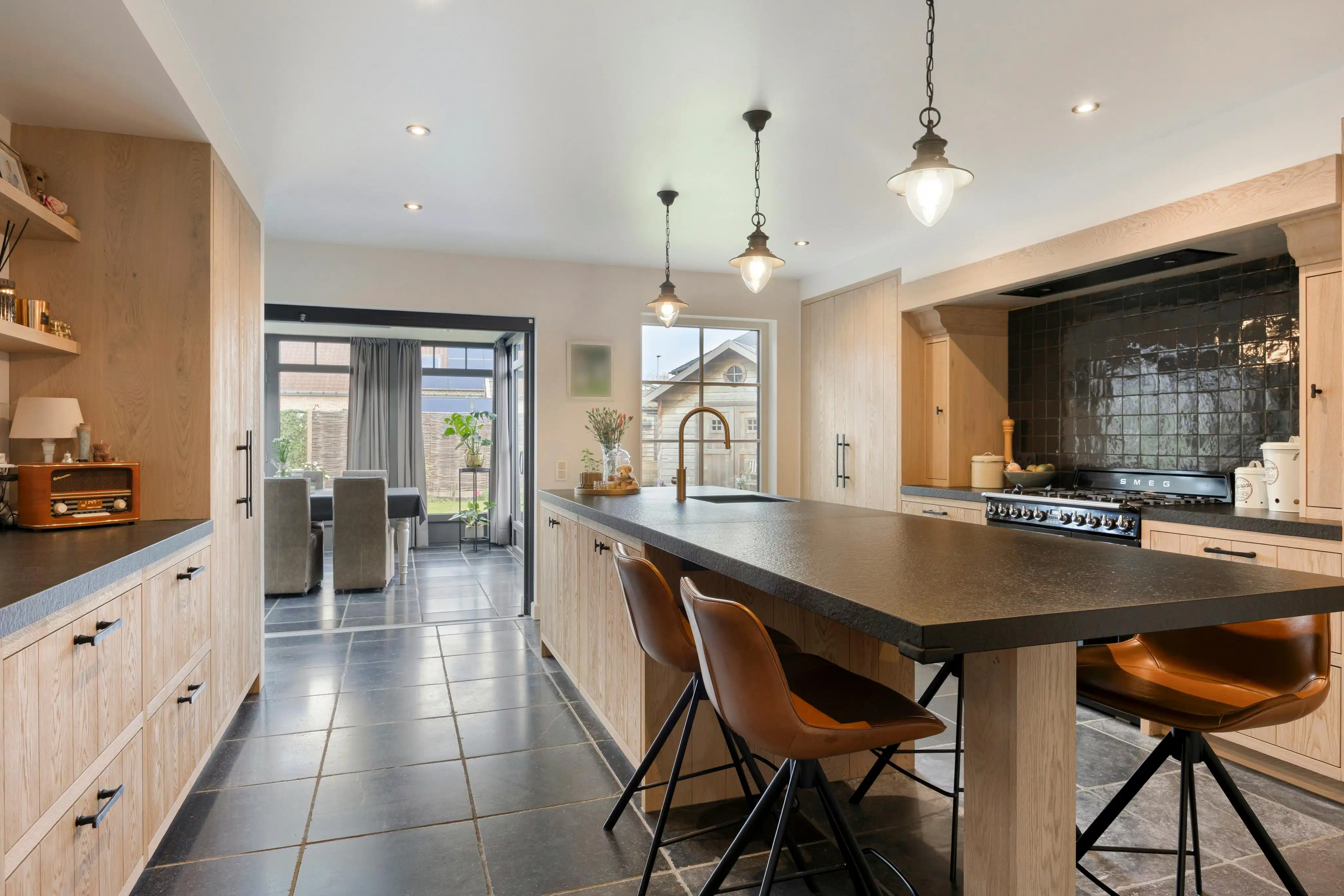 Alleenstaand huis op toplocatie te Izegem  foto 3