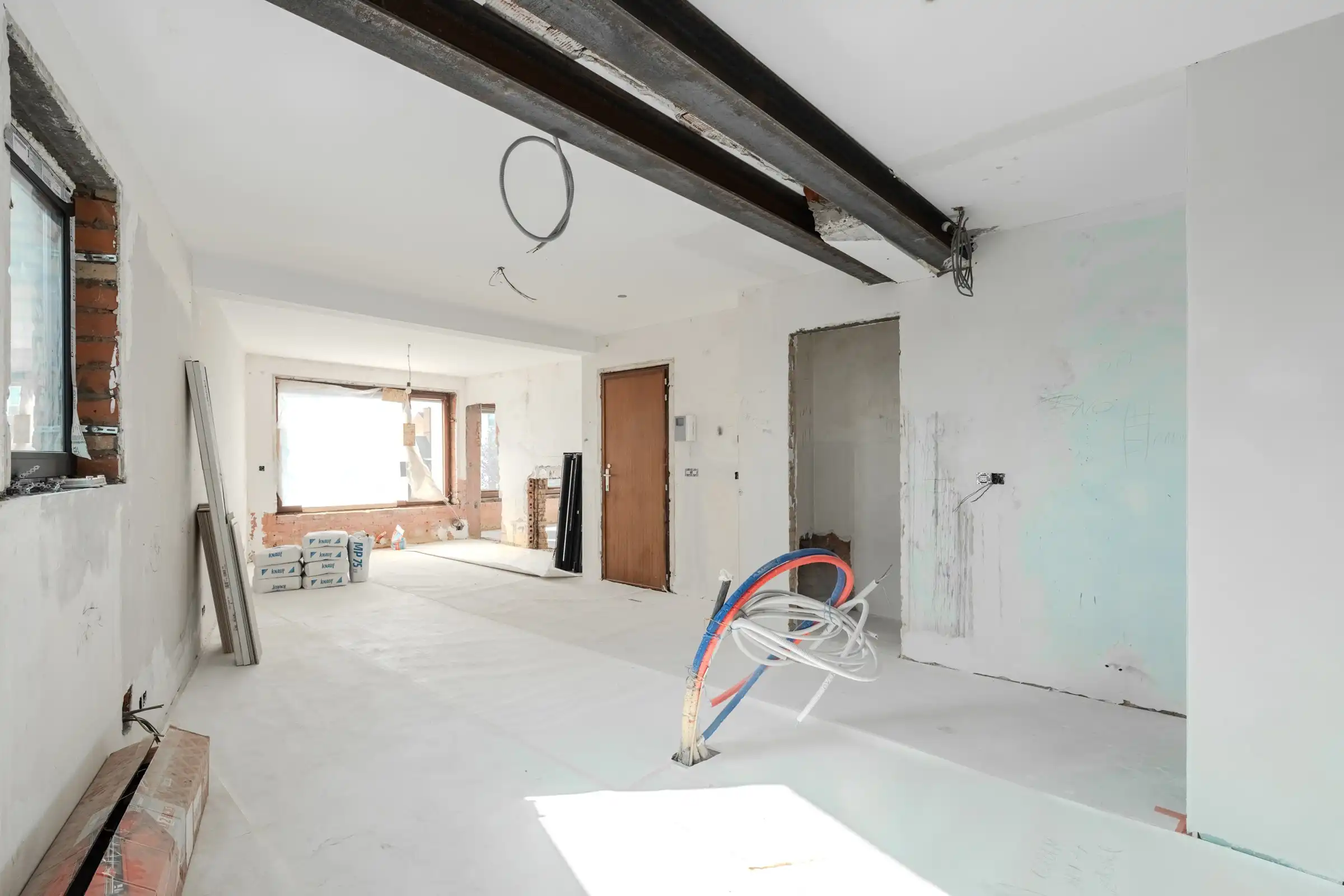 Gerenoveerd appartement op toplocatie aan de Markt van Gistel foto 4