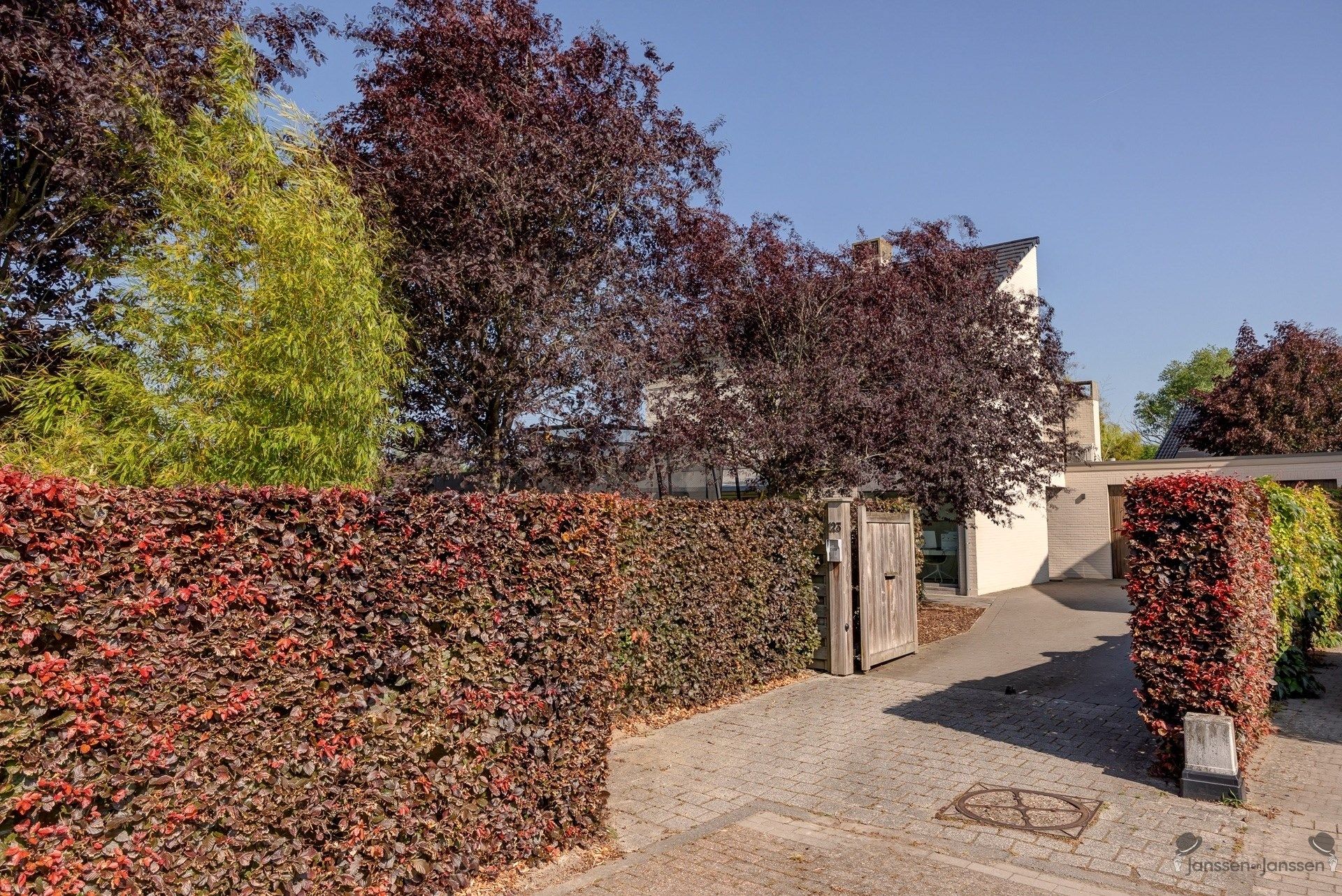 Rustig gelegen gezinswoning met veel privacy foto 3