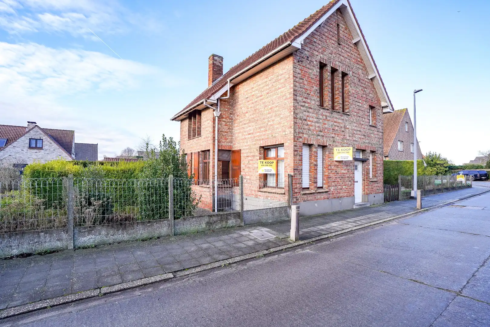 Hoofdfoto van de publicatie: Te renoveren alleenstaande woning met 3 slaapkamers. 