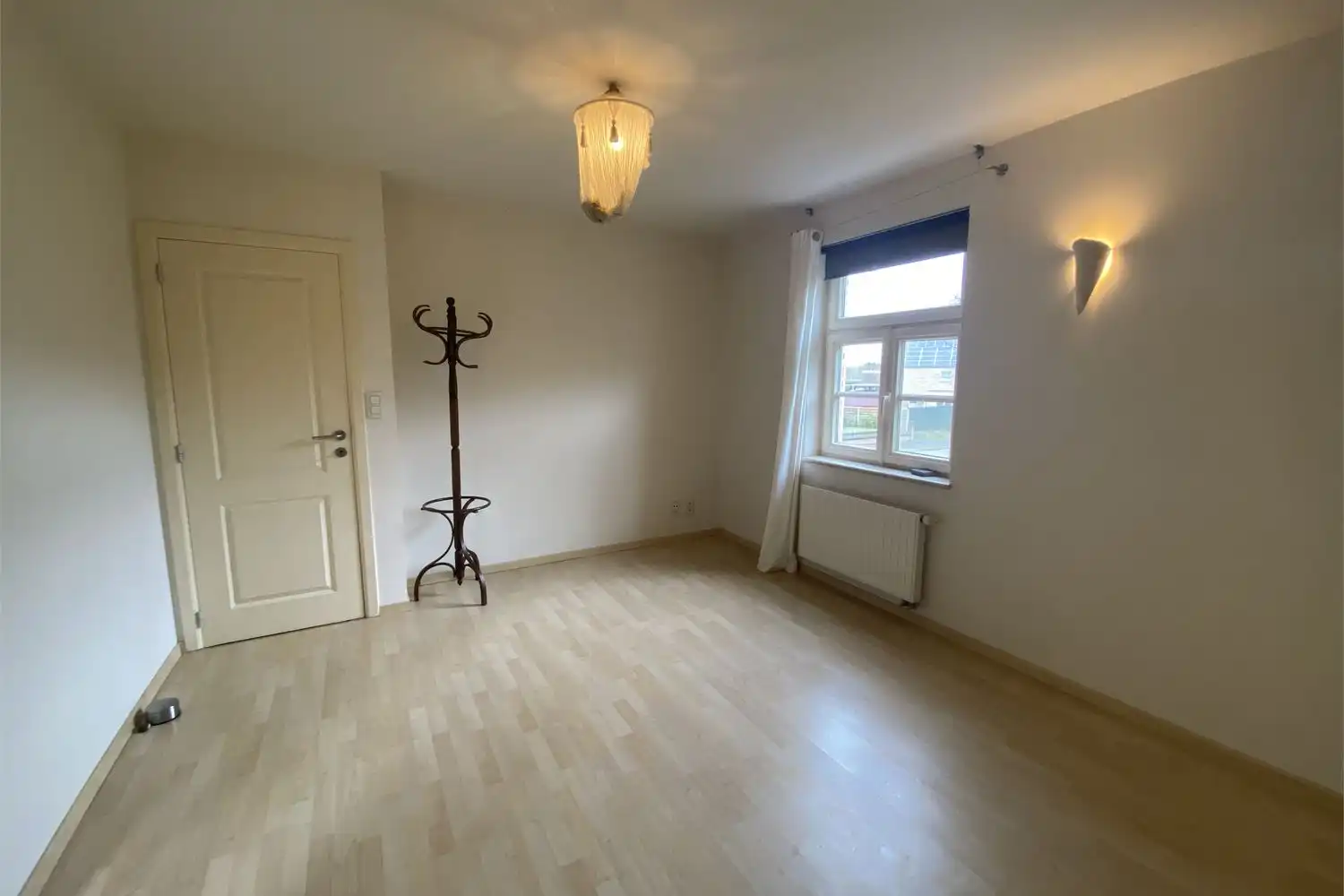 Stijlvol appartement met 2 slaapkamers op toplocatie in de Armand Maclotlaan, nabij Molenvijvers en ZOL Genk. foto 5