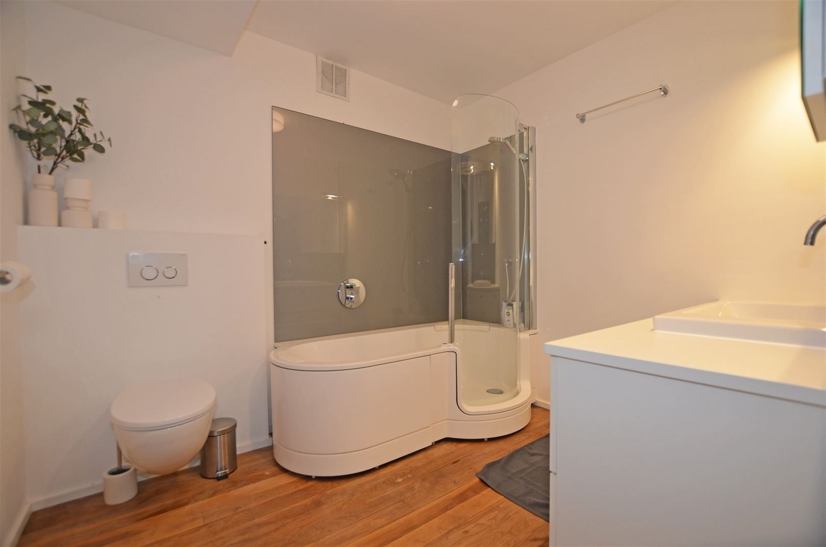 Gemeubelde villa op het golfterrein  foto 13