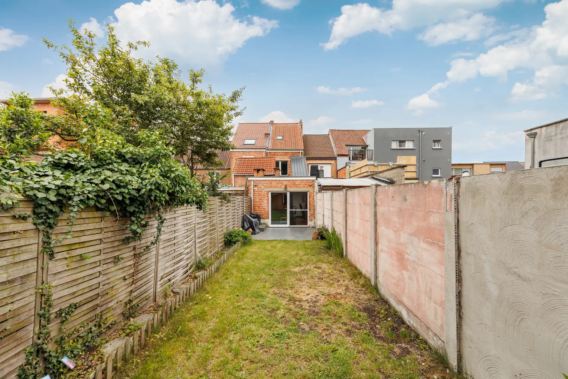 Instapklare gezinswoning met 3 slaapkamers en tuin! foto 19