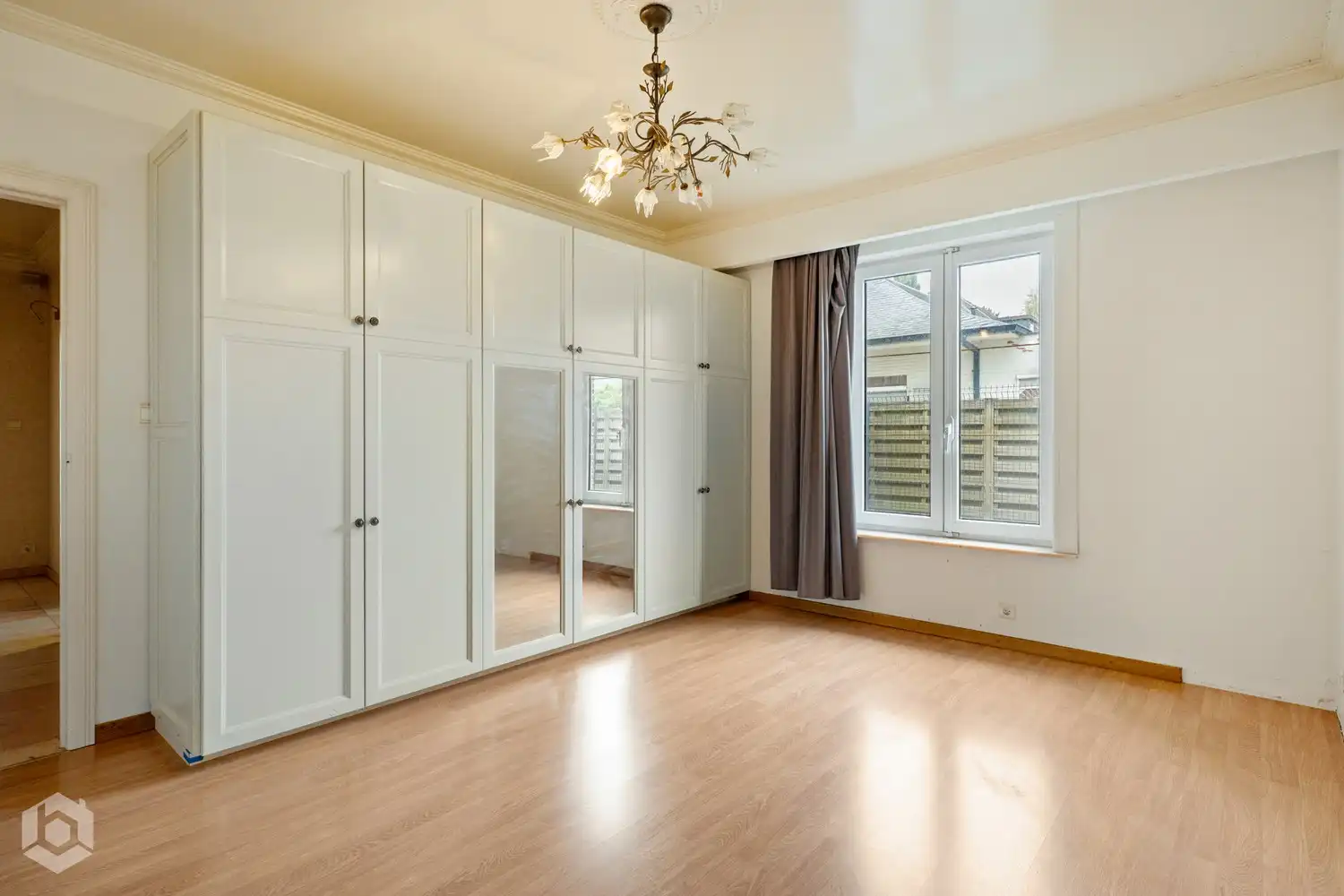Zeer ruime kangoeroe-woning met achterliggend commerciële units met uitbereidingsmogelijkheden (KMO bestemming) foto 20