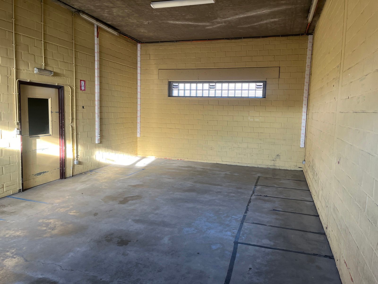 Polyvalente en opsplitsbare commerciële building in centrum Aartselaar foto 8