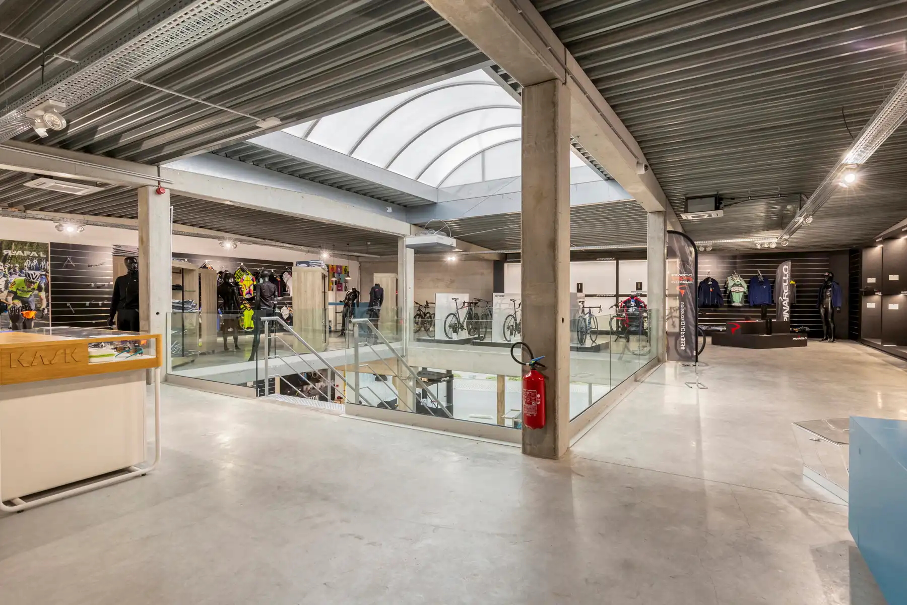 Instapklare bedrijfsruimte op strategische ligging foto 6