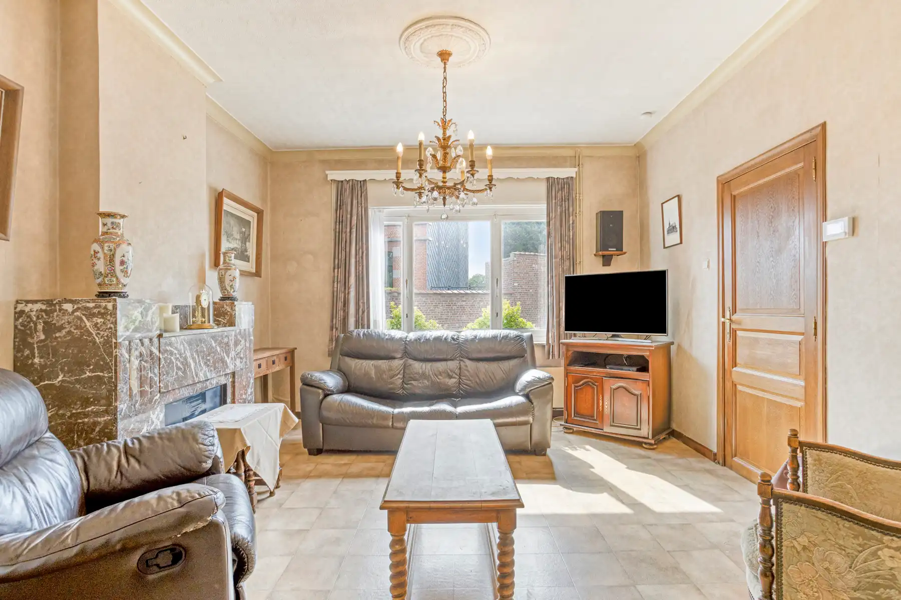 Charmante te renoveren woning met tuin in Appelterre foto 3