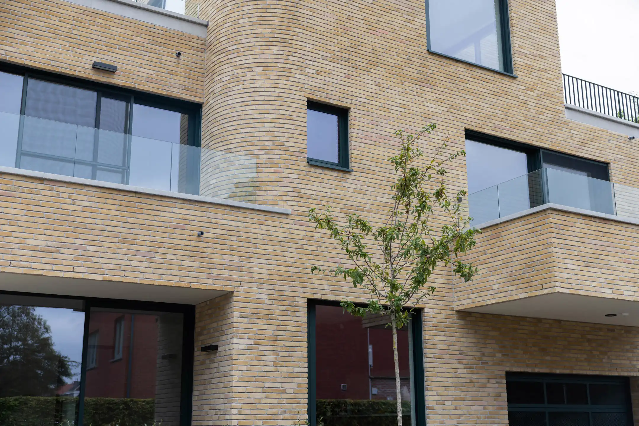 BRASSCHAAT - Modernistische, groene oase in hartje Brasschaat foto 11